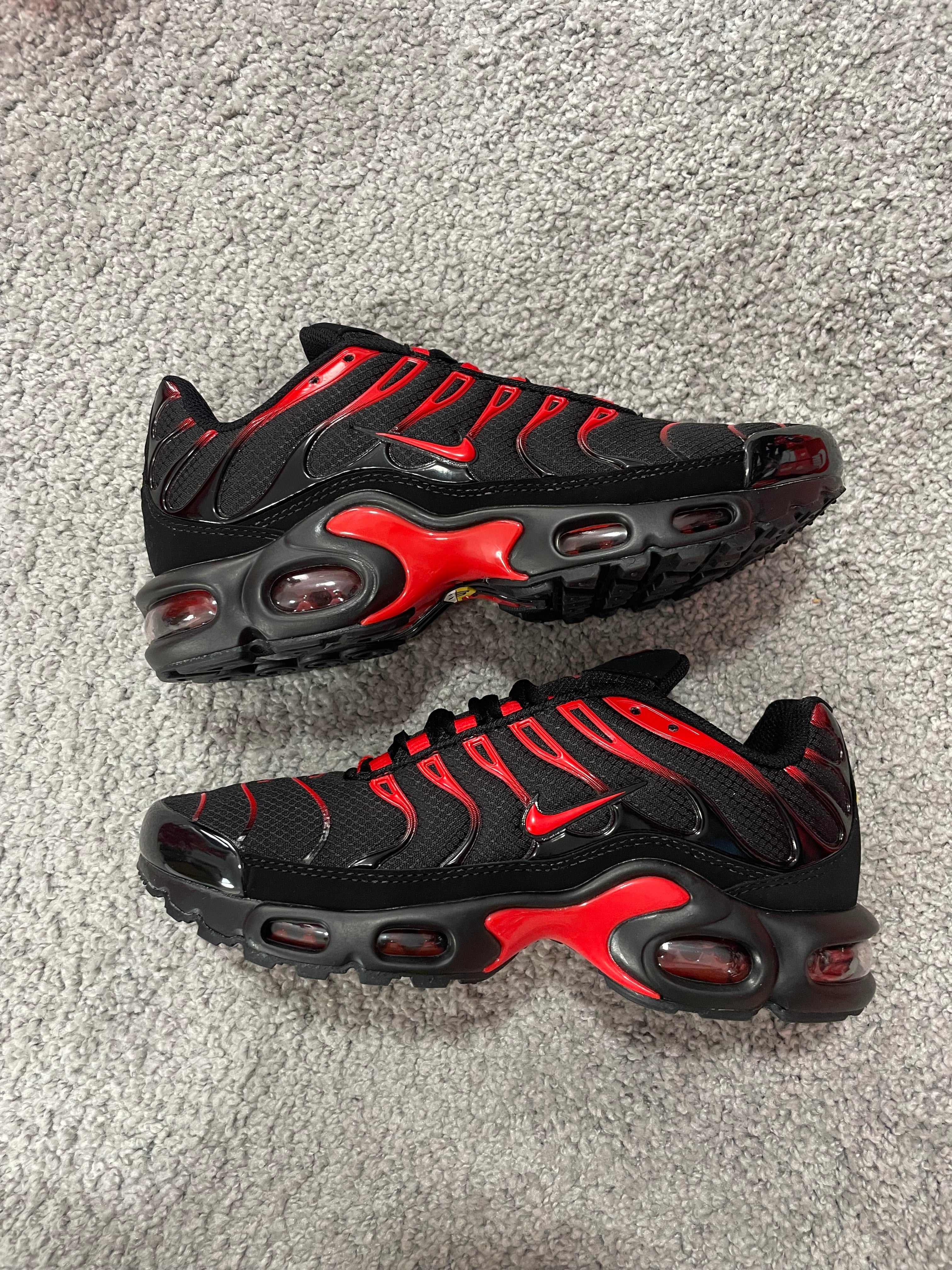 Nike Tn - Rojo Escorpión