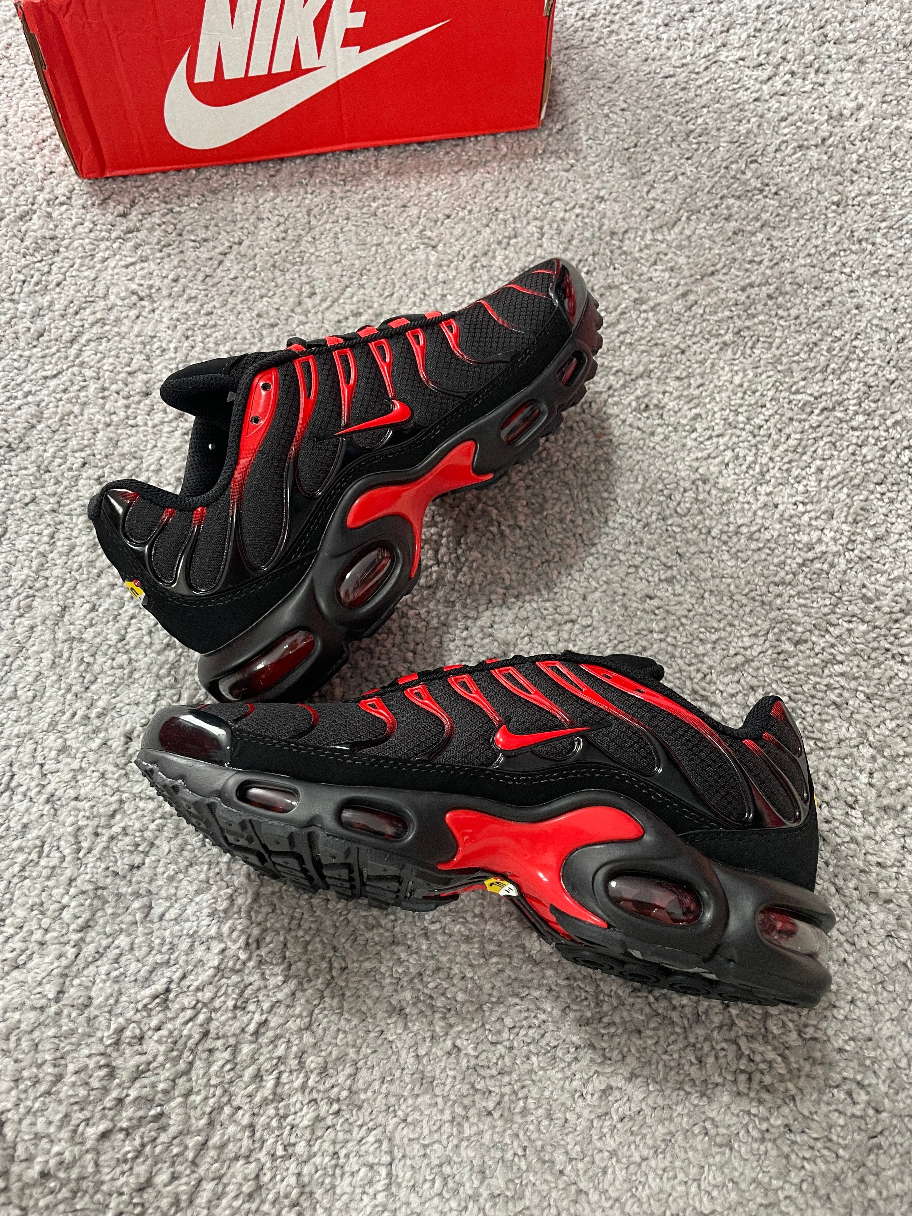 Nike Tn - Rojo Escorpión
