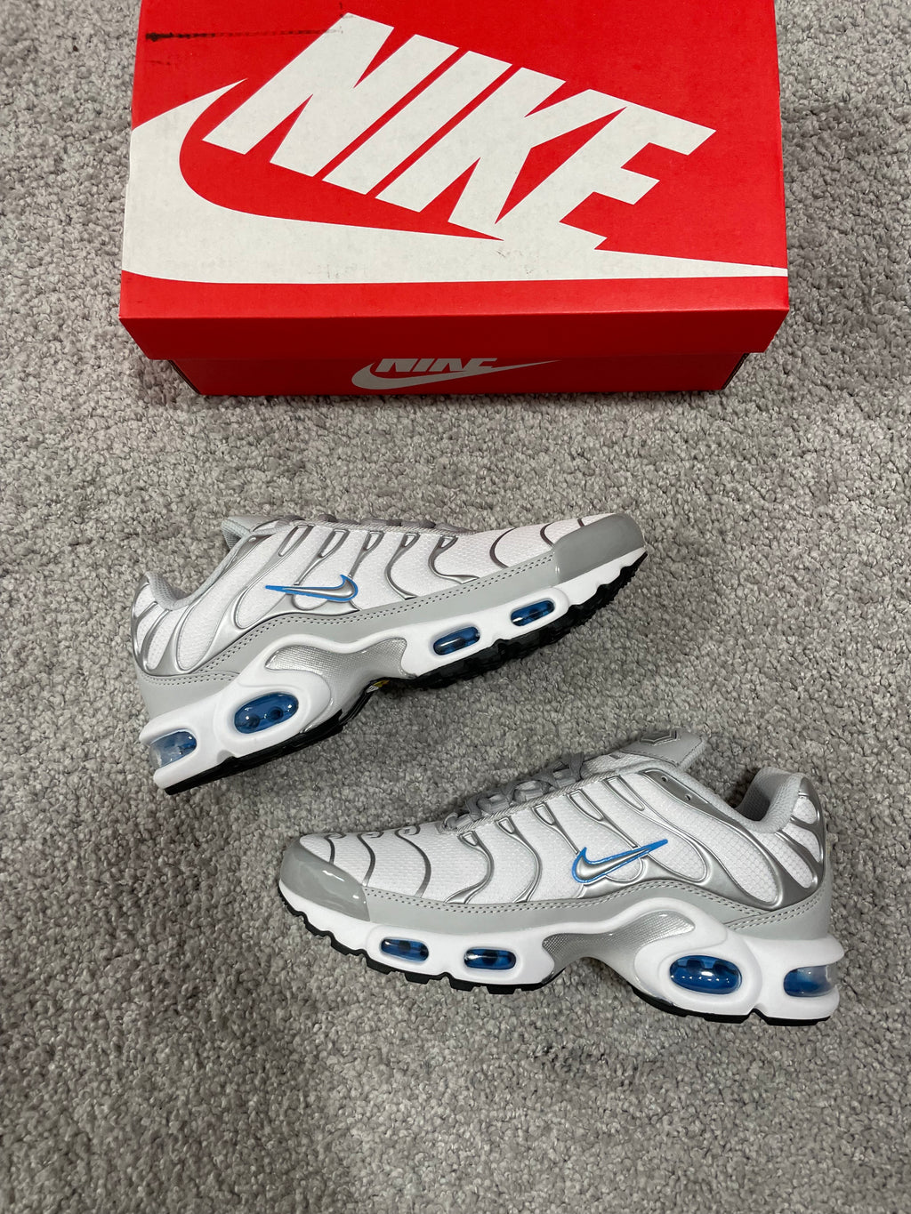 Nike Tn - Blanco y Plateado