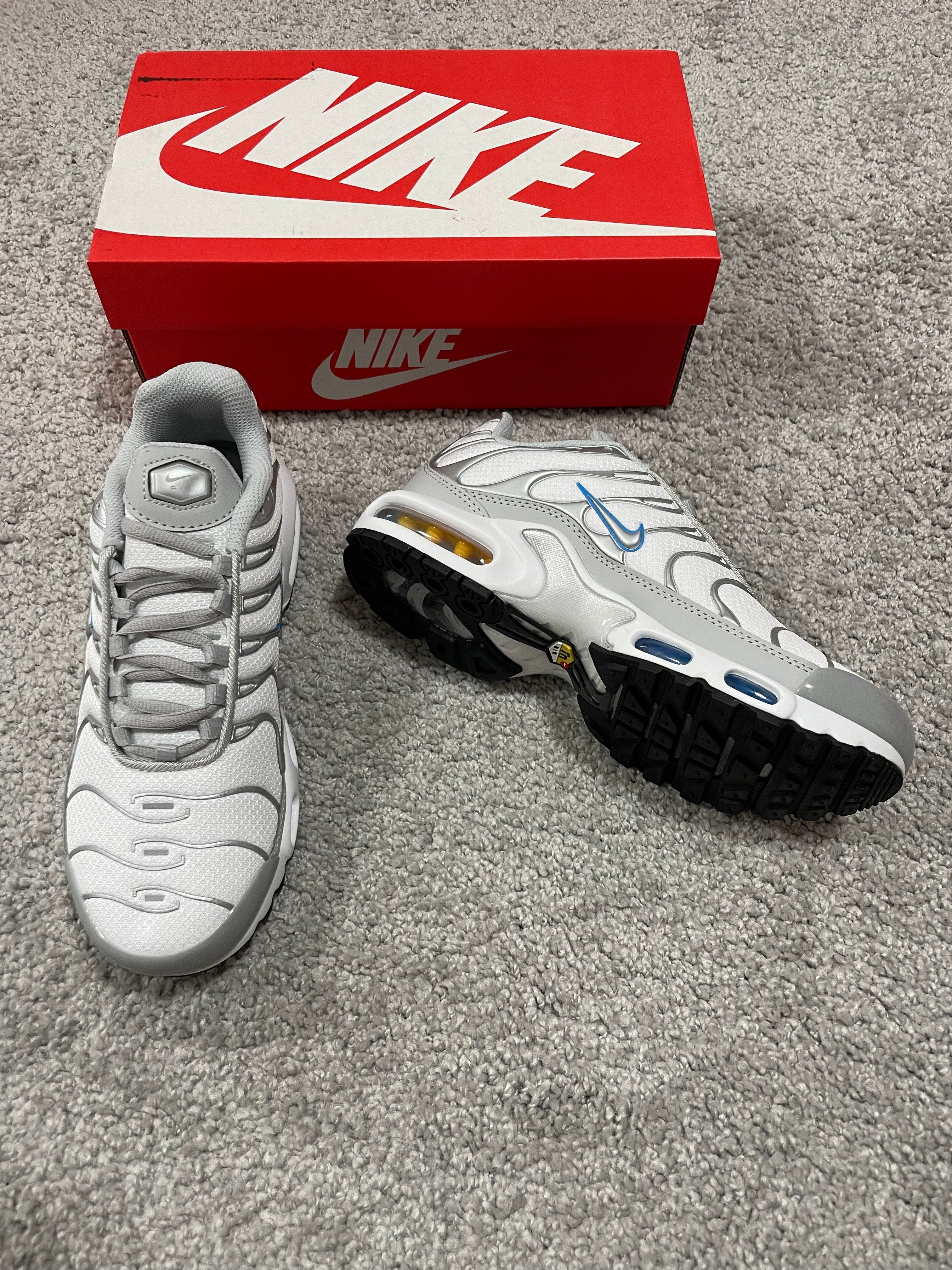 Nike Tn - Blanco y Plateado